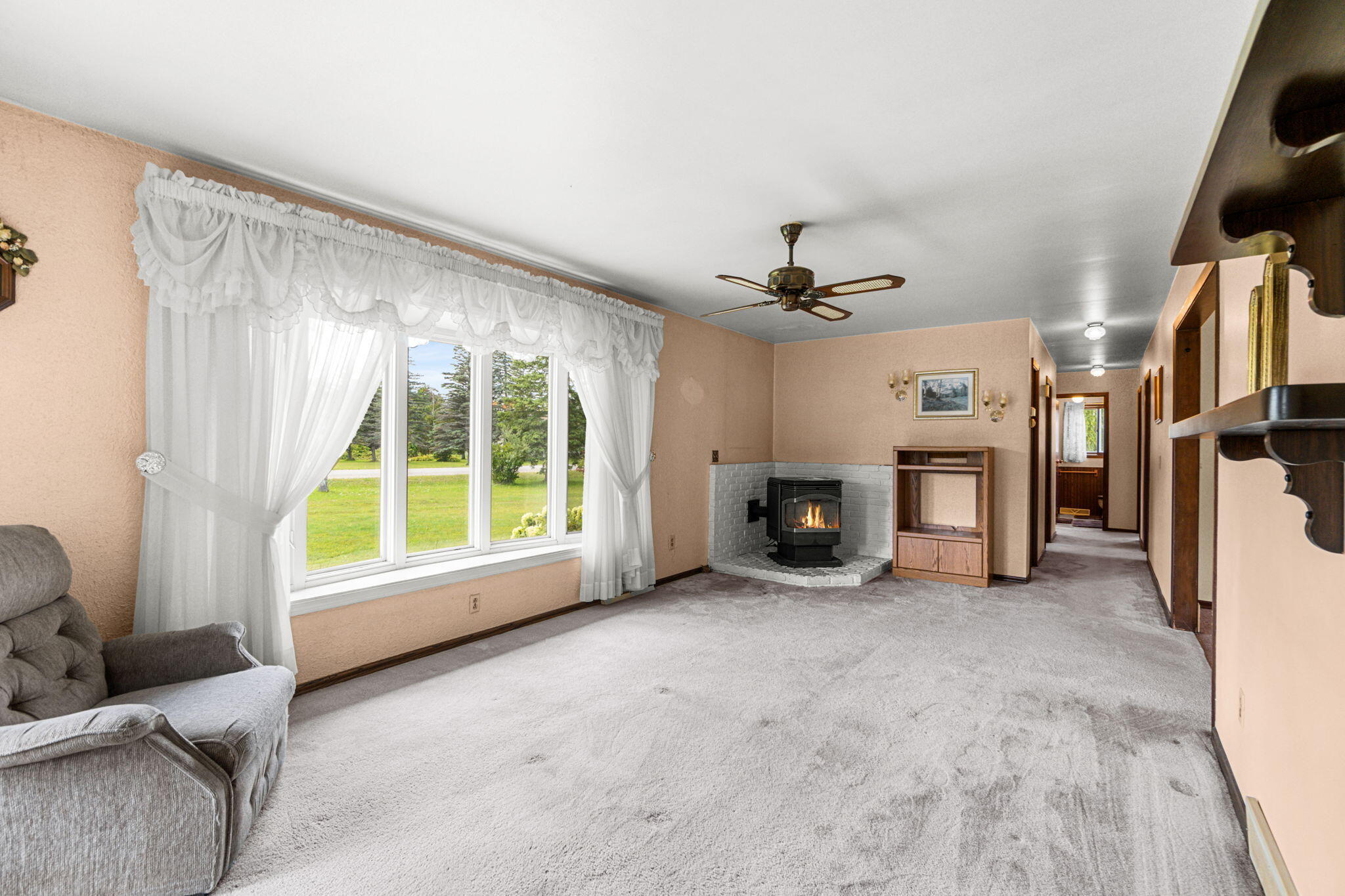11038 Riggsville Road Cheboygan, MI 49721 - Photo 9 of 35 Living Room