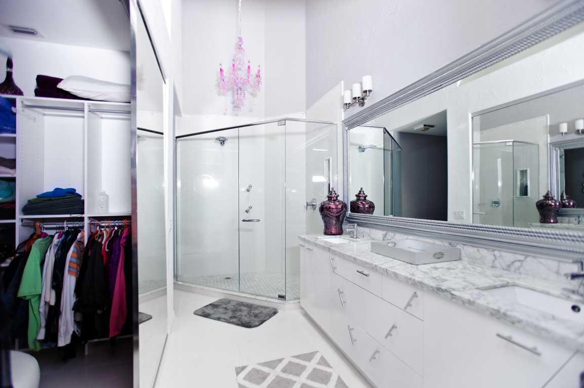 17644 Ashbourne Lane, Unit B Boca Raton, FL 33496 - Photo 20 of 21 Master Bathroom