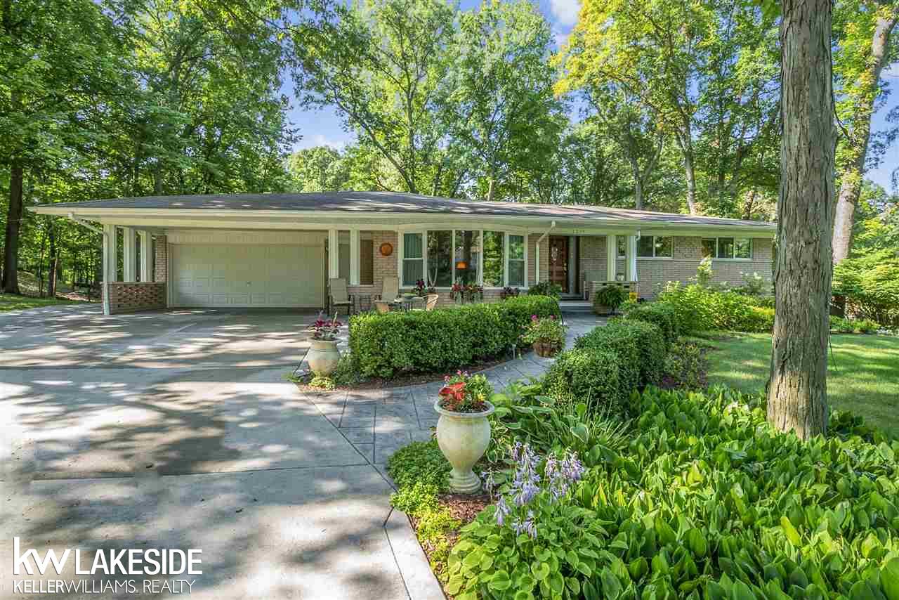 1294 Concord Road Rochester Hills, MI 48309 - Photo 1 of 58
