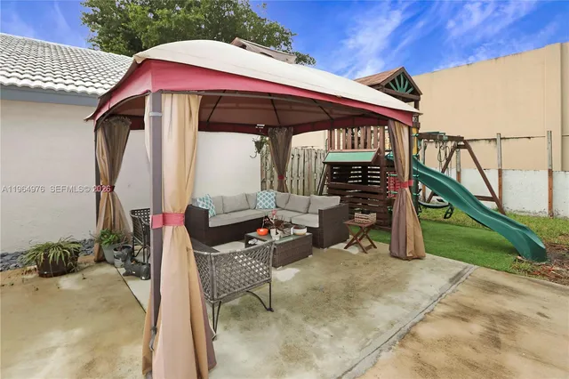 $3,750 | Ivanhoe, Davie, FL 33331