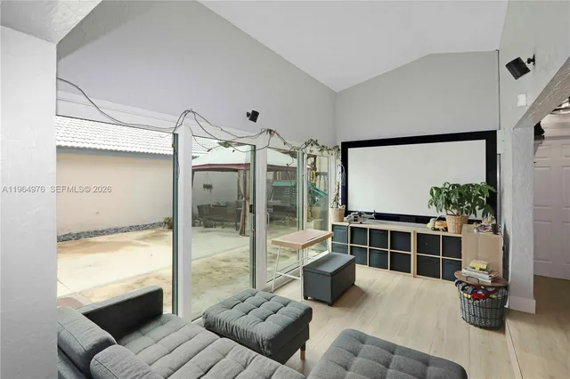 $3,750 | Ivanhoe, Davie, FL 33331