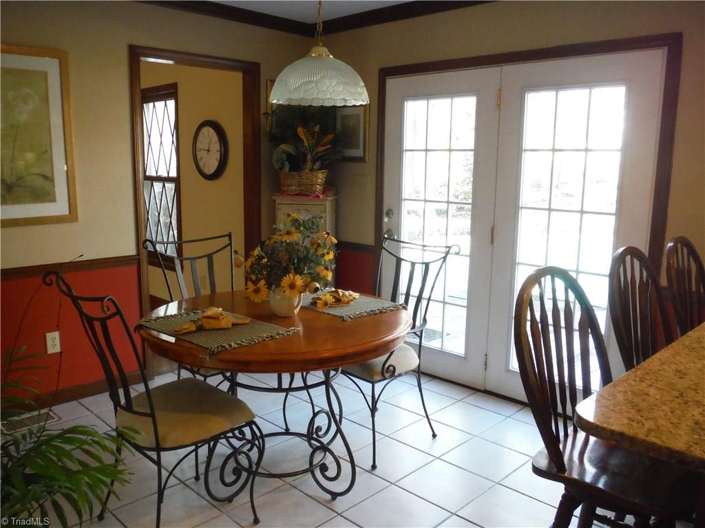 1801 Neelley Road Pleasant Garden, NC 27313 - Photo 9 of 20 Breakfast area