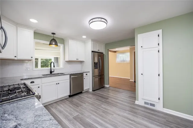 $2,150 | 503 Pineview Drive, Webster, NY 14580