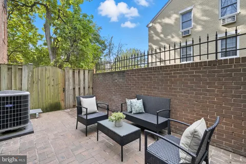 $720,000 | 4812 Fairfax Drive, Arlington, VA 22203