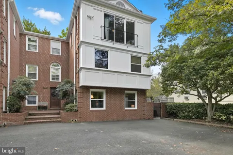 $720,000 | 4812 Fairfax Drive, Arlington, VA 22203