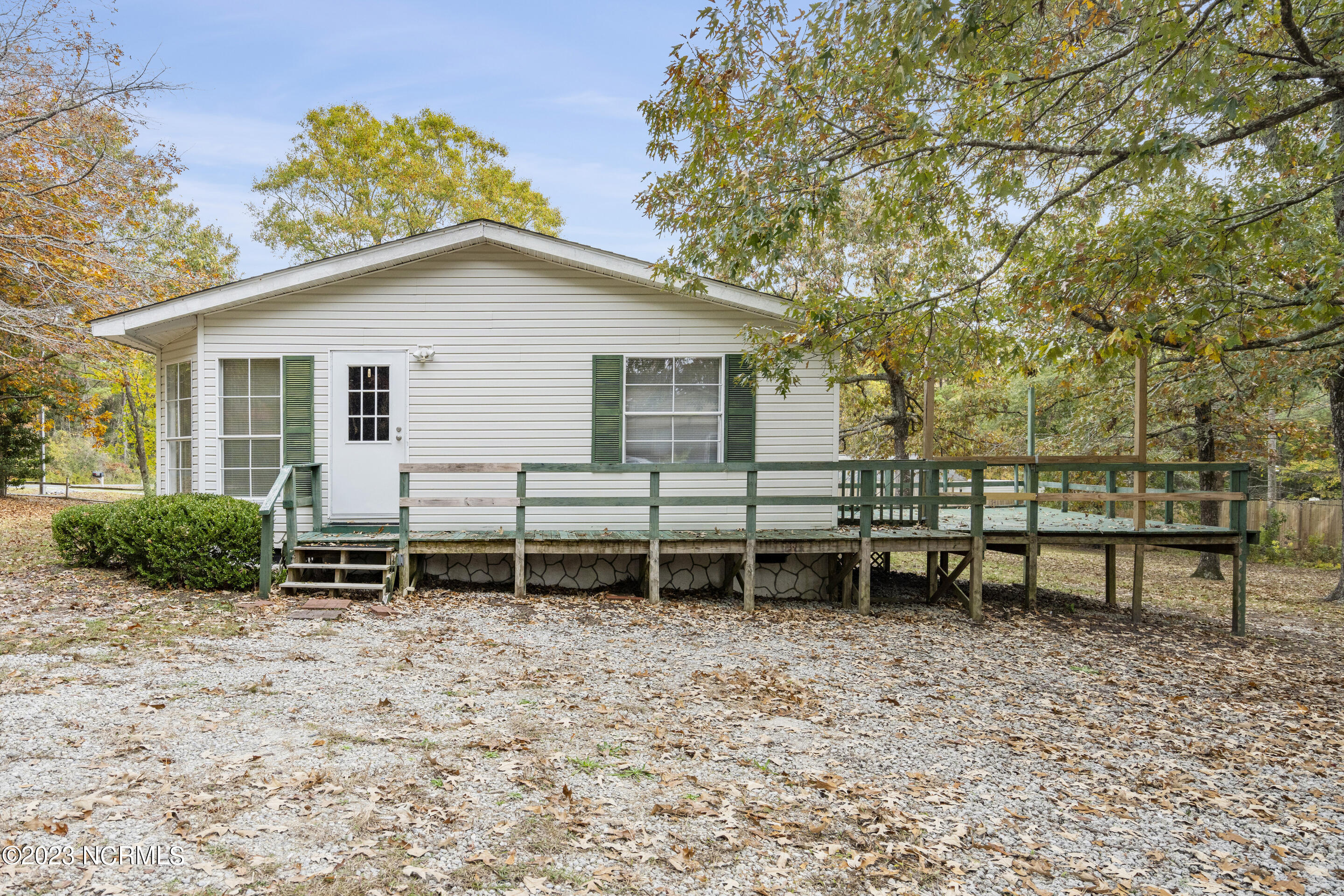475 Turkey Point Road Sneads Ferry, NC 28460 - Photo 27 of 52 Side View
