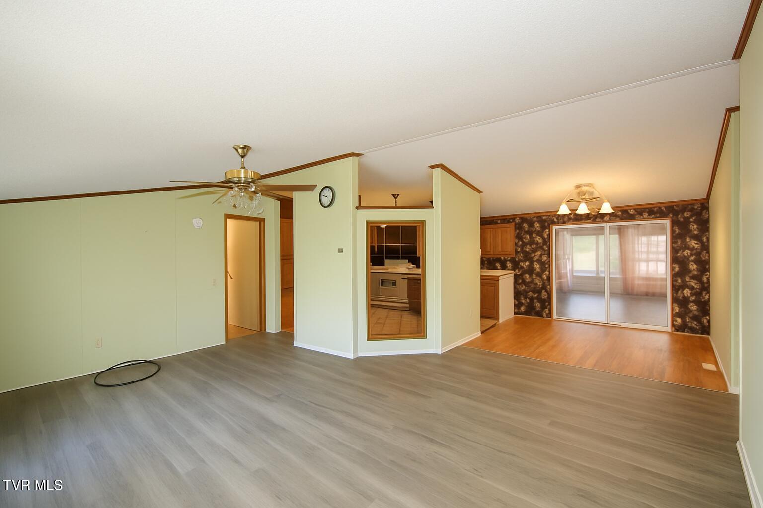 421 Haw Ridge Road Piney Flats, TN 37686 - Photo 18 of 36 1000031901