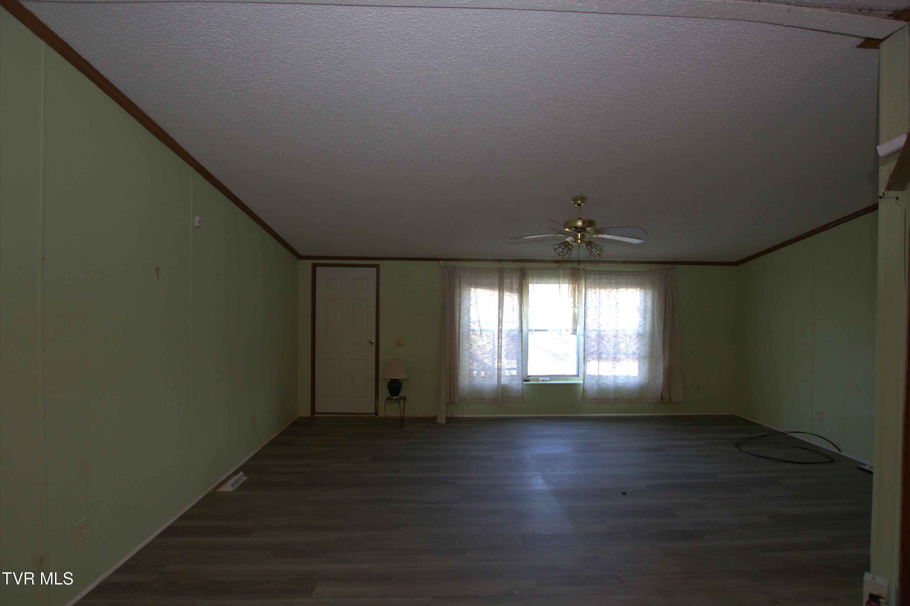 421 Haw Ridge Road Piney Flats, TN 37686 - Photo 20 of 36 IMG_8139