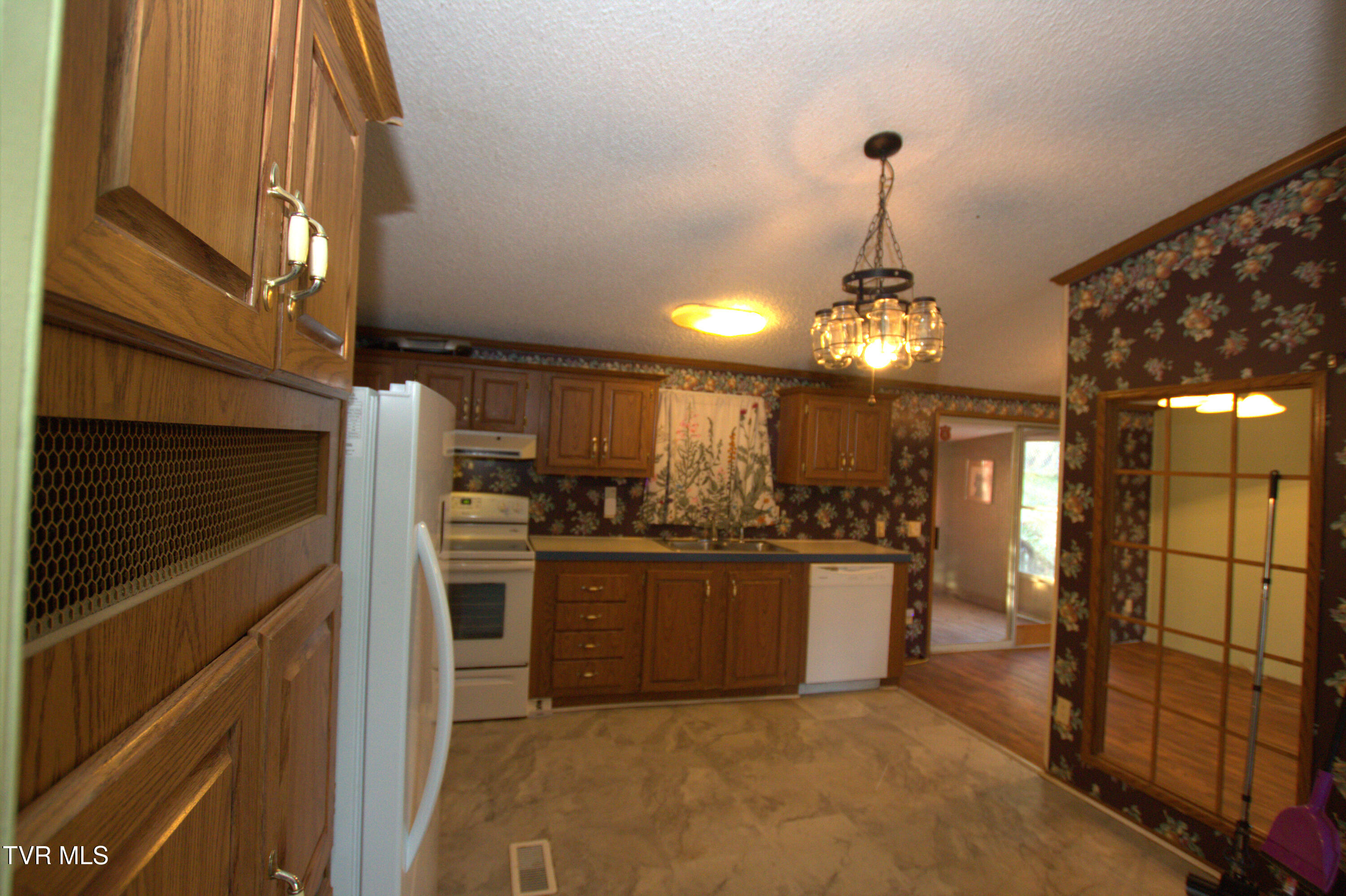 421 Haw Ridge Road Piney Flats, TN 37686 - Photo 24 of 36 IMG_8145