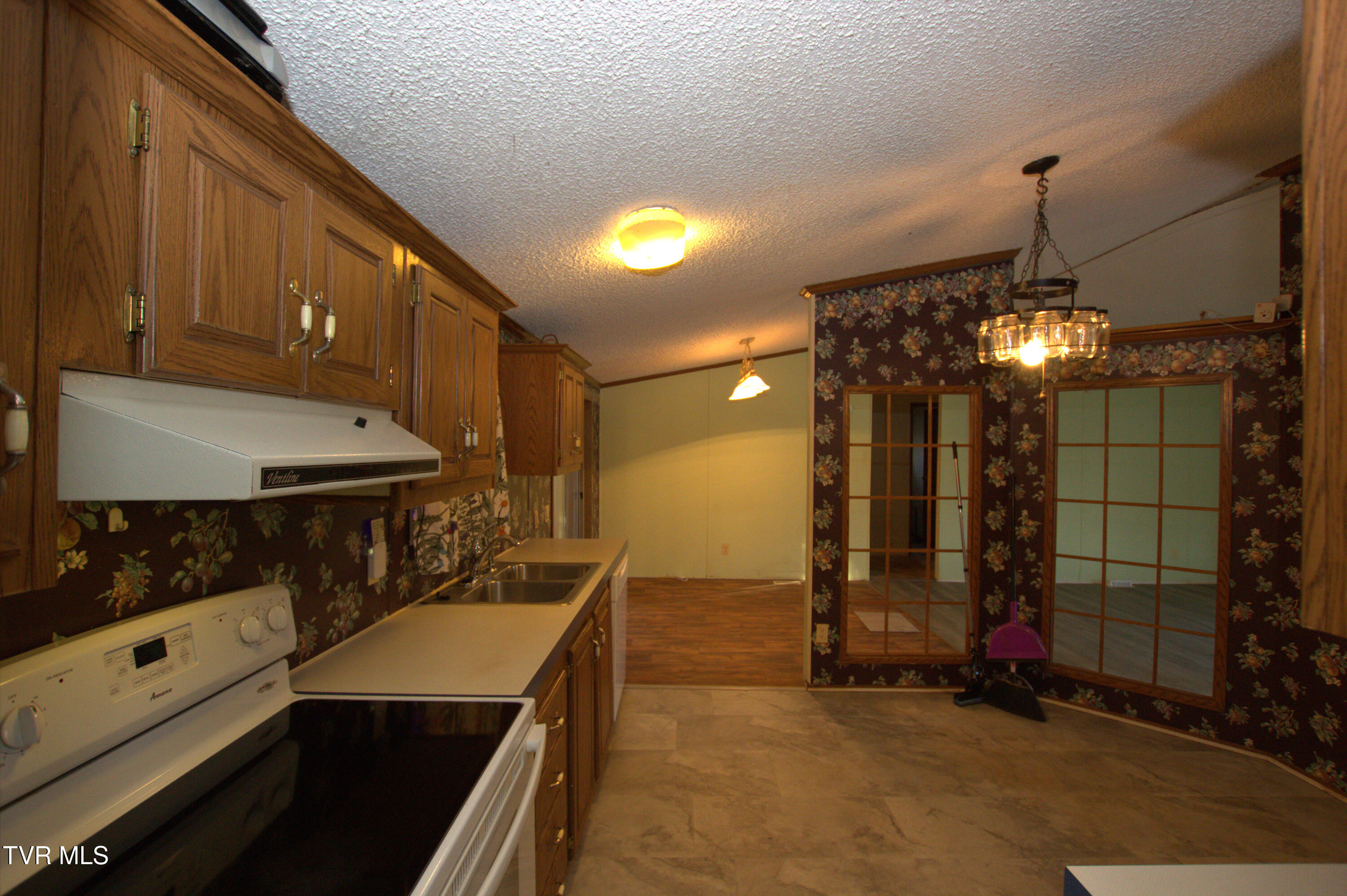 421 Haw Ridge Road Piney Flats, TN 37686 - Photo 25 of 36 IMG_8146