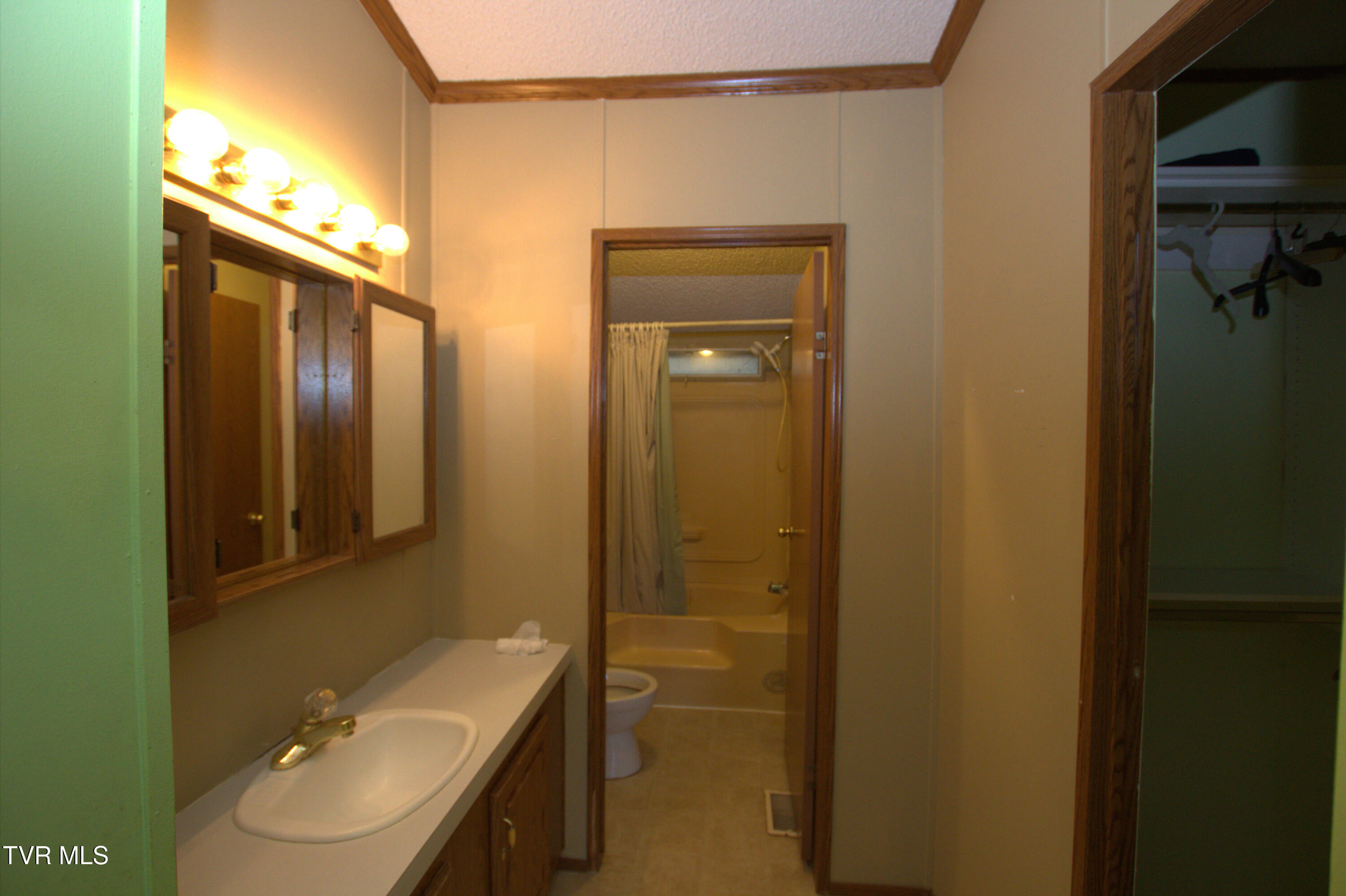 421 Haw Ridge Road Piney Flats, TN 37686 - Photo 31 of 36 IMG_8150