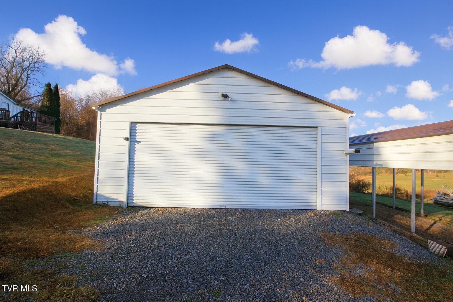 421 Haw Ridge Road Piney Flats, TN 37686 - Photo 7 of 36 1000031888