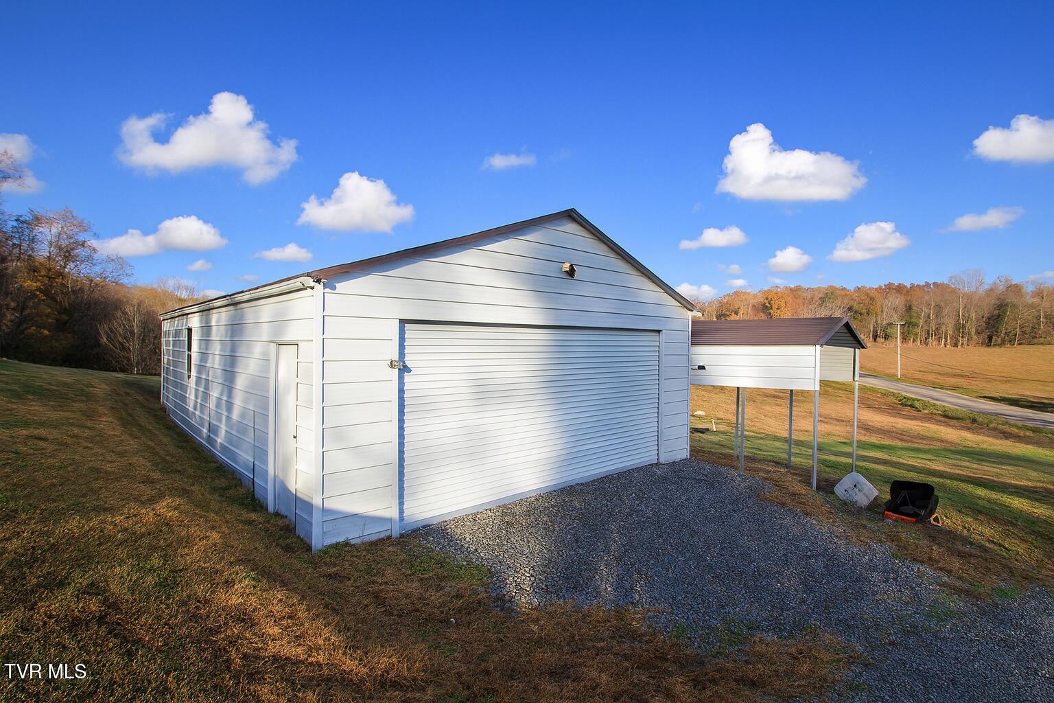 421 Haw Ridge Road Piney Flats, TN 37686 - Photo 8 of 36 1000031889