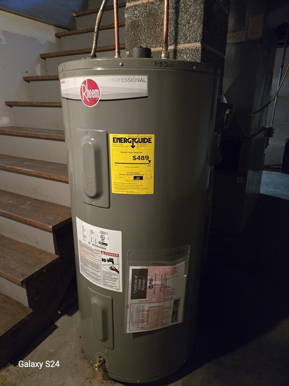 142 Amherst Street Ludlow, MA 01056 - Photo 33 of 34 a front view of a house with entryway