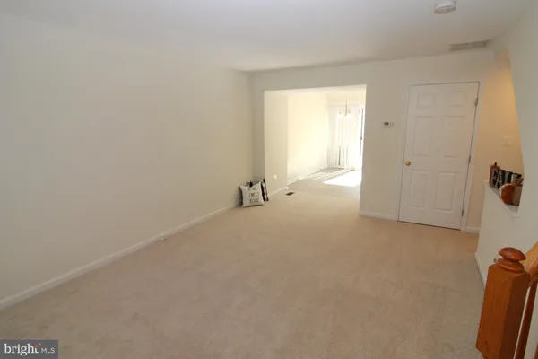 $2,800 | 6385 Michael Robert Drive, Springfield, VA 22150