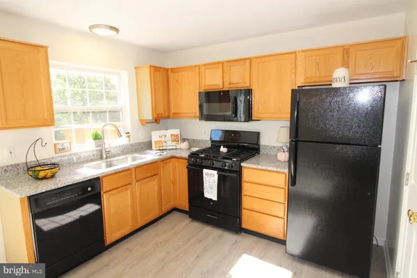 $2,800 | 6385 Michael Robert Drive, Springfield, VA 22150