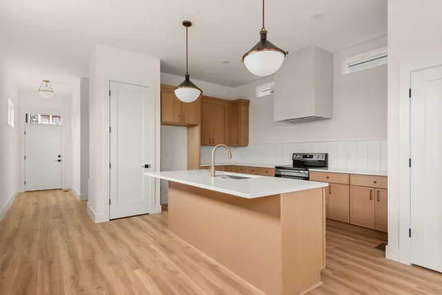 $3,250 | 1125 38th Avenue North, Nashville, TN 37209