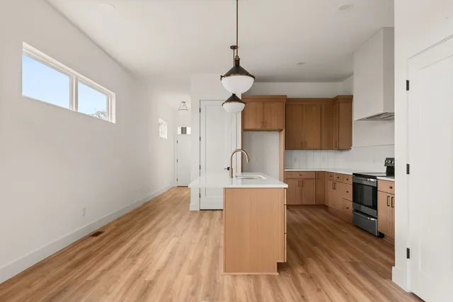 $3,250 | 1125 38th Avenue North, Nashville, TN 37209