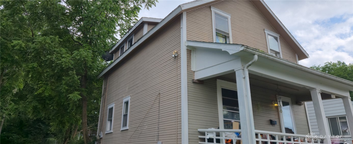 910 Pine Street Springfield, OH 45505 - Photo 2 of 35