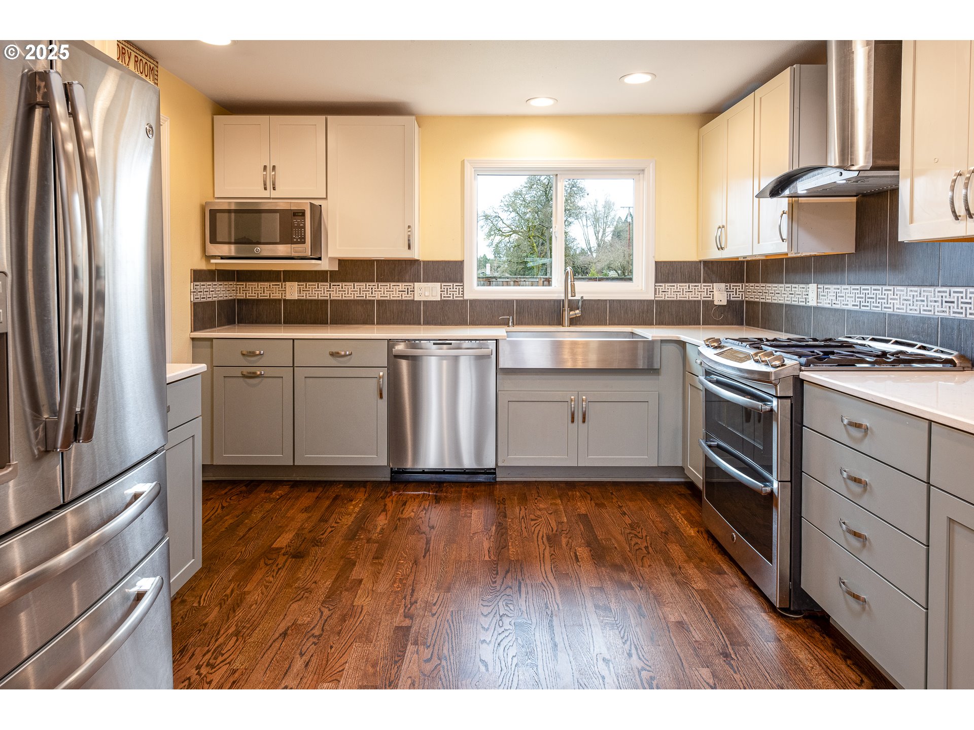 699 Sterling Drive Eugene, OR 97404 - Photo 13 of 45 Kitchen