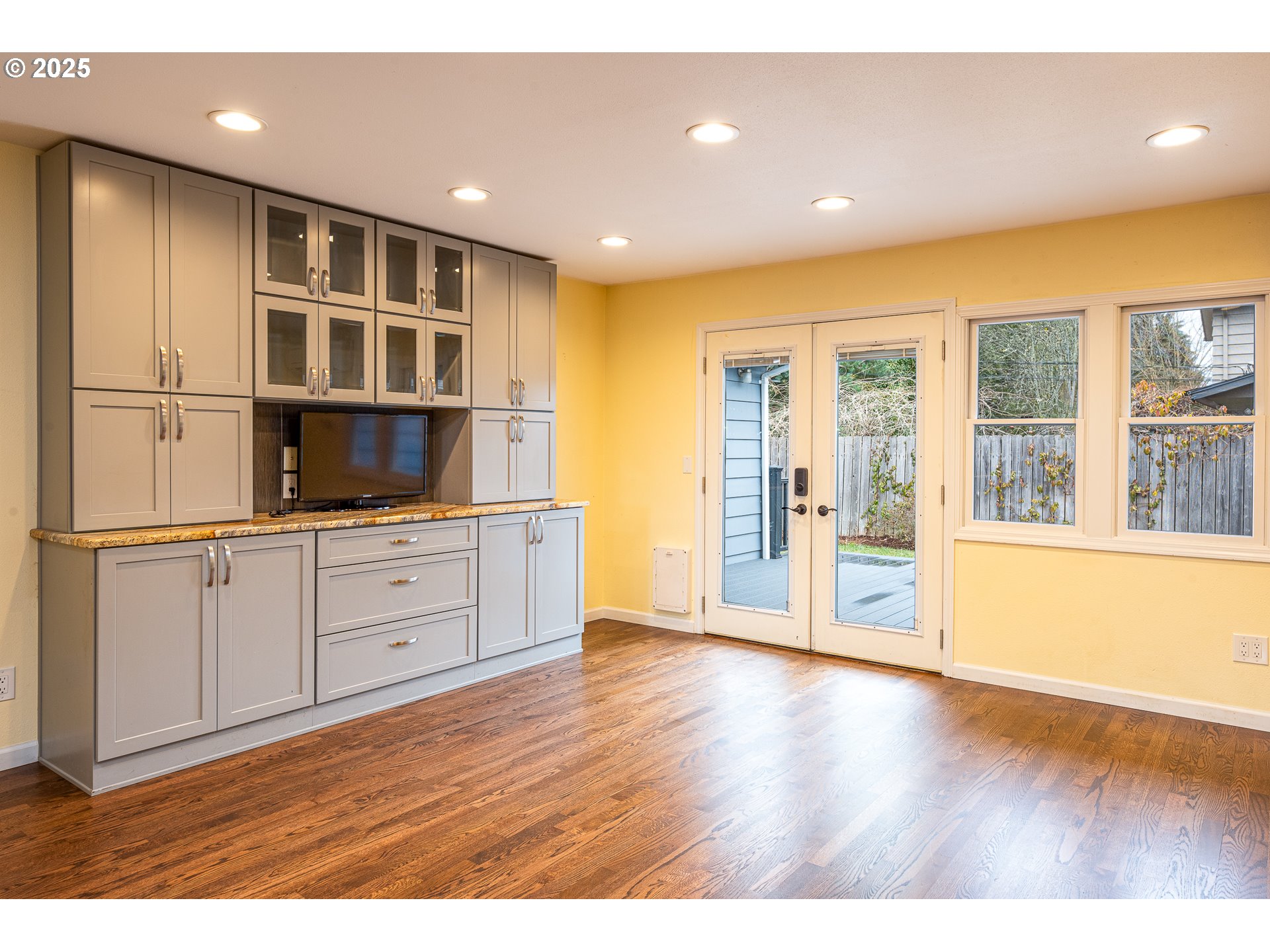 699 Sterling Drive Eugene, OR 97404 - Photo 9 of 45 Dining Area
