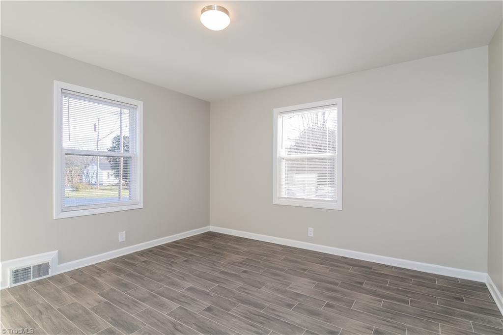 936 Rock Spring Drive Winston-Salem, NC 27105 - Photo 5 of 17