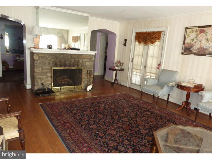 1 East Providence Road Yeadon, PA 19050 - Photo 3 of 20 Living Room