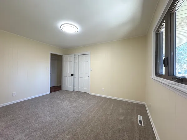 $409,500 | 210 South Small Avenue, Kankakee, IL 60901
