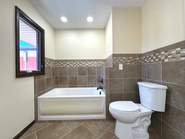 $409,500 | 210 South Small Avenue, Kankakee, IL 60901