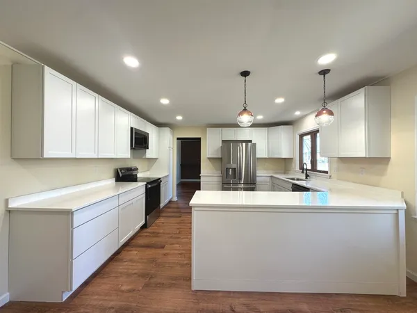 $409,500 | 210 South Small Avenue, Kankakee, IL 60901