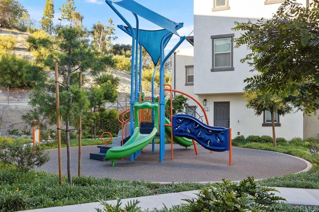 2233 Solara Lane Vista, CA 92081 - Photo 29 of 33