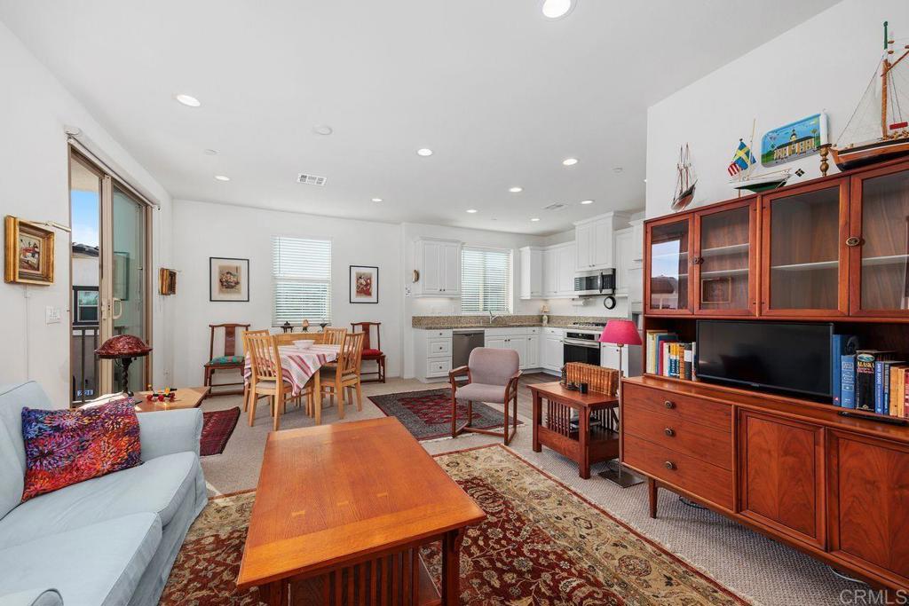 2233 Solara Lane Vista, CA 92081 - Photo 10 of 33