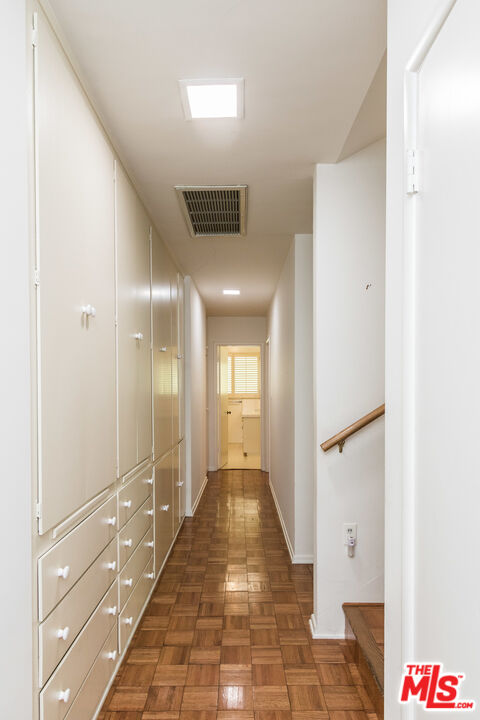642 Elkins Road Los Angeles, CA 90049 - Photo 13 of 31