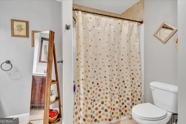 a view of an entryway with a rug