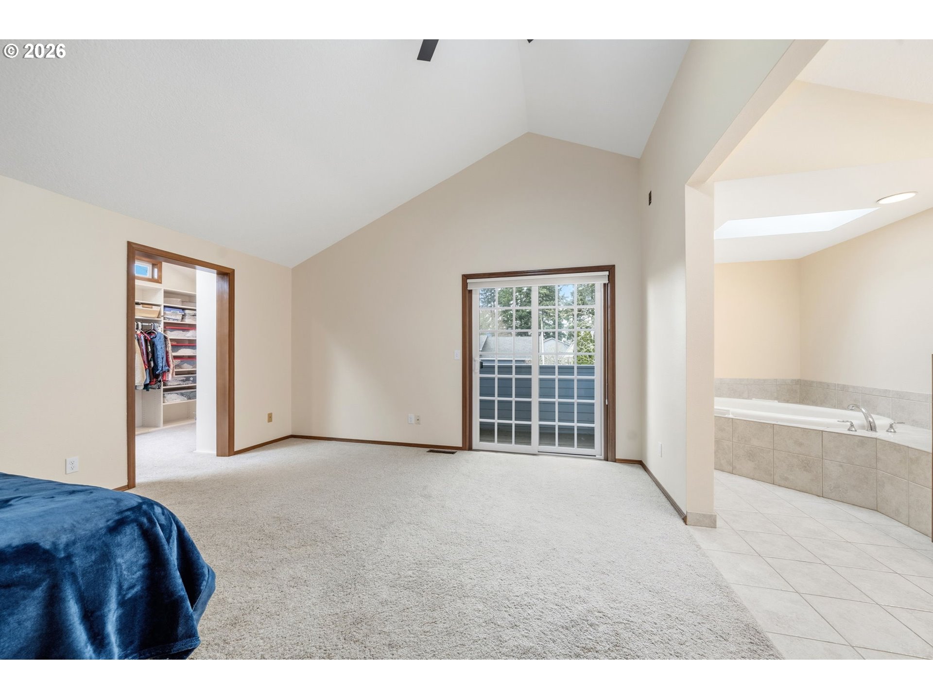 13825 Southwest Weir Road Beaverton, OR 97008 - Photo 15 of 40 a living room with furniture and a window
