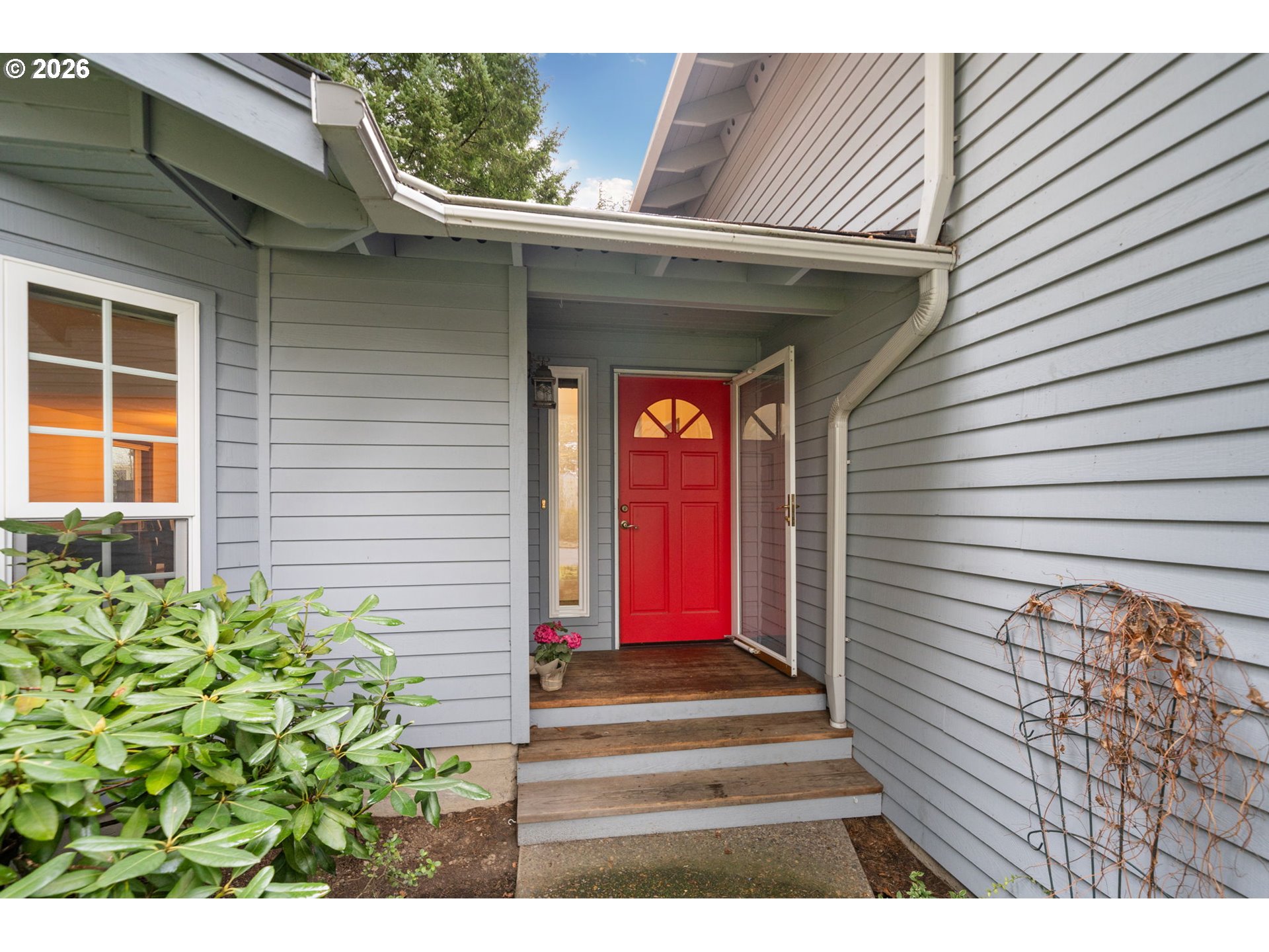 13825 Southwest Weir Road Beaverton, OR 97008 - Photo 3 of 40 a view of entryway