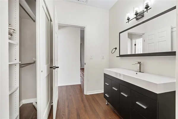 a view of yard with tree