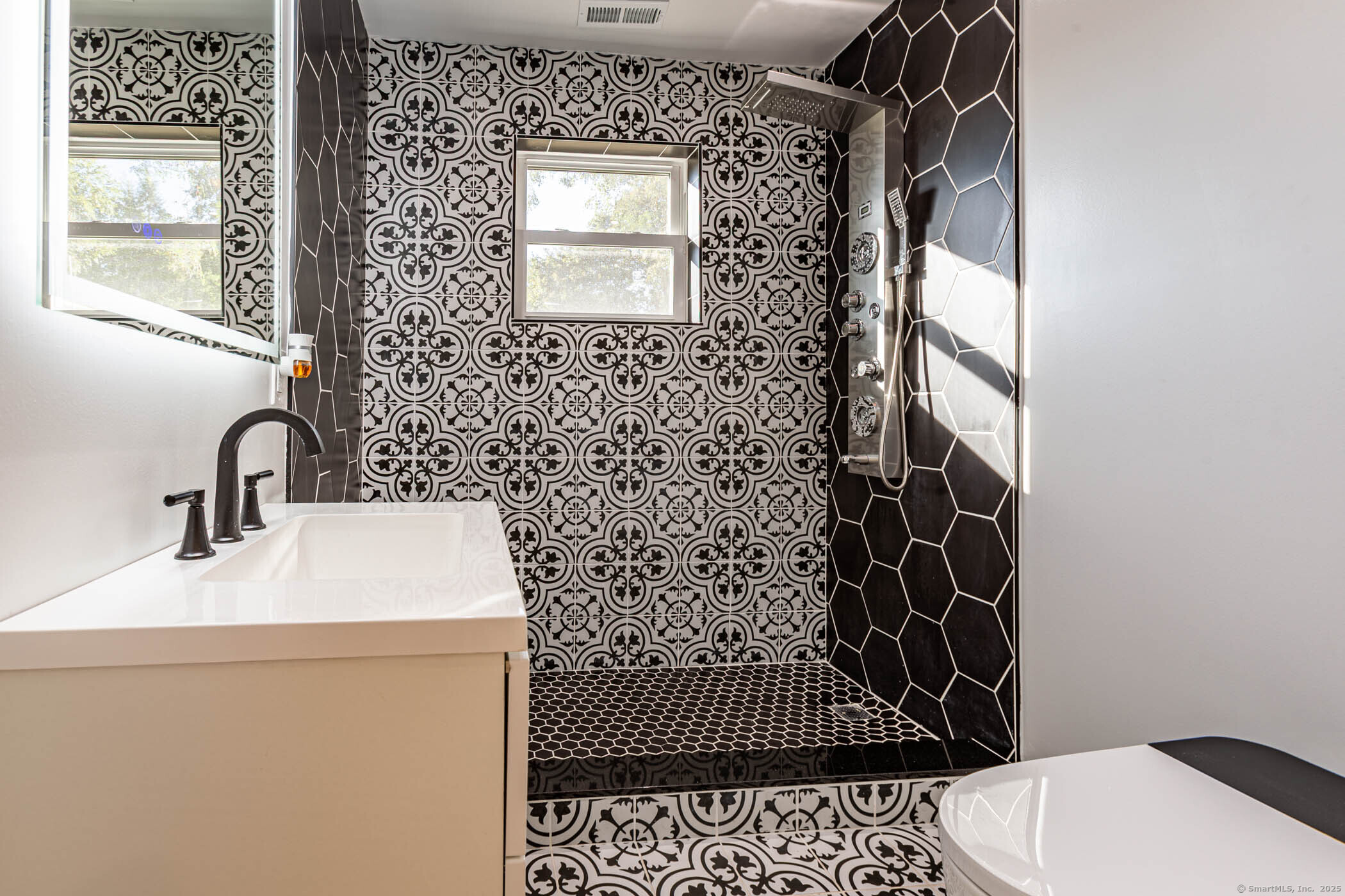 89 High Street Waterbury, CT 06704 - Photo 11 of 31