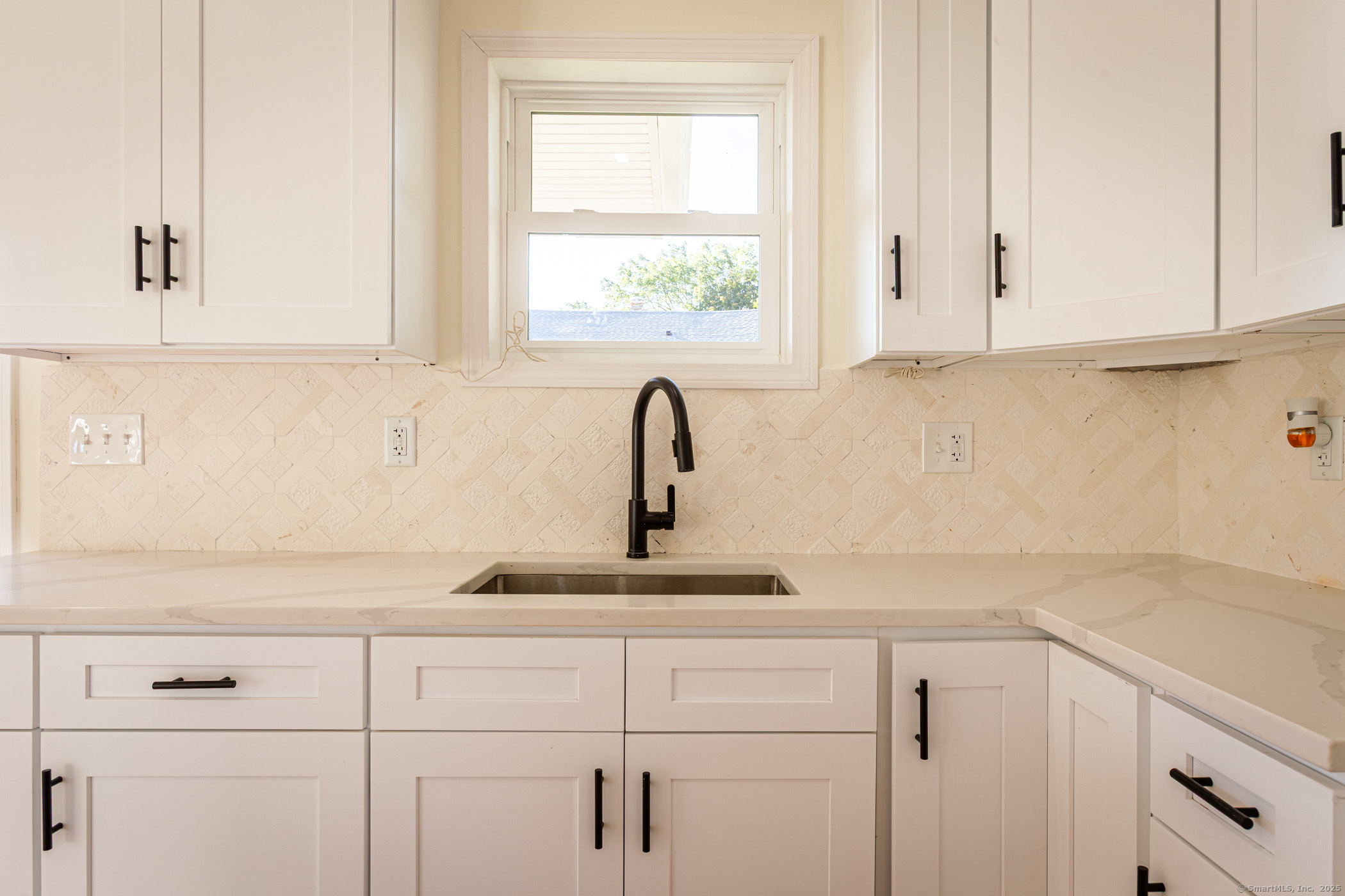 89 High Street Waterbury, CT 06704 - Photo 16 of 31