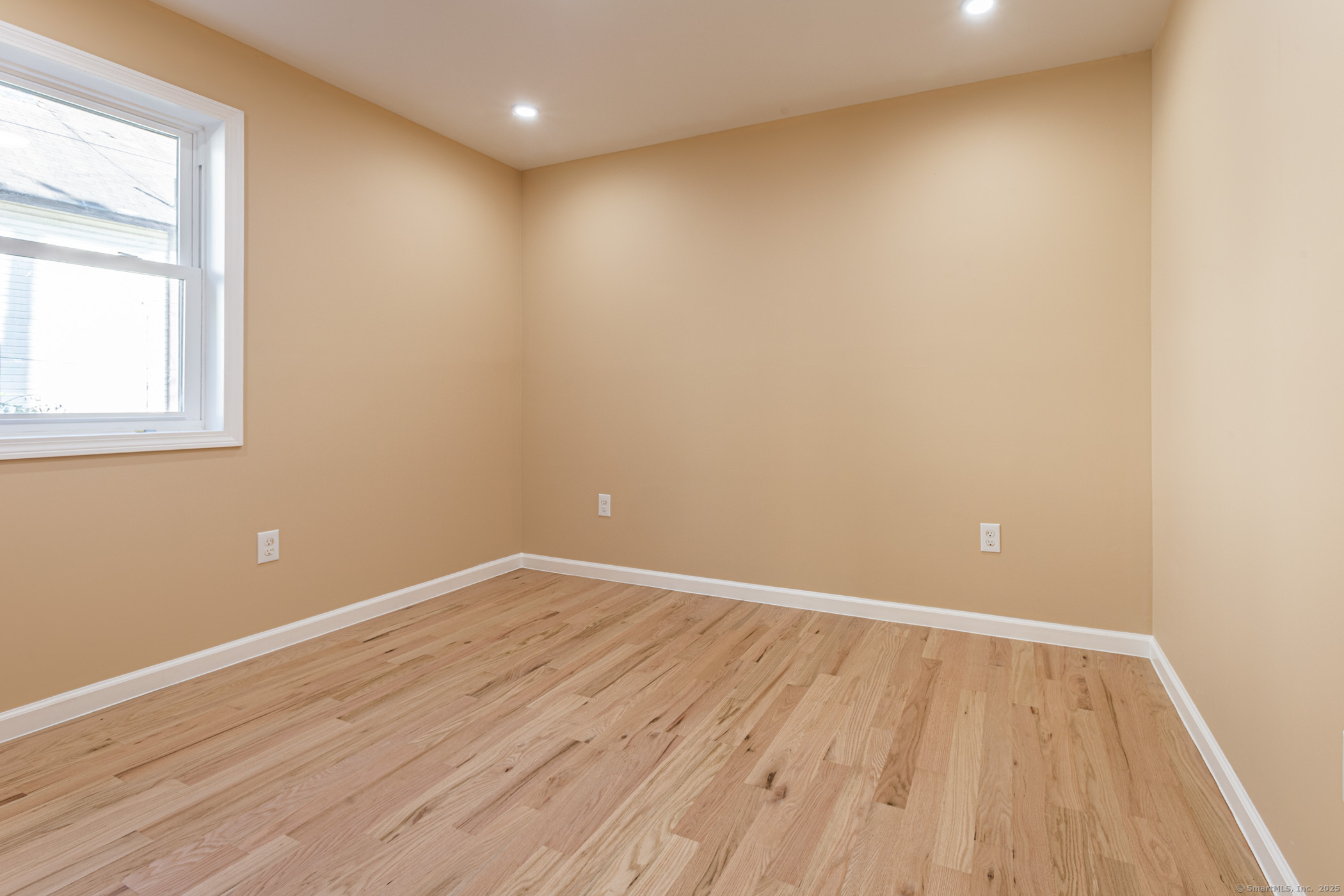 89 High Street Waterbury, CT 06704 - Photo 20 of 31