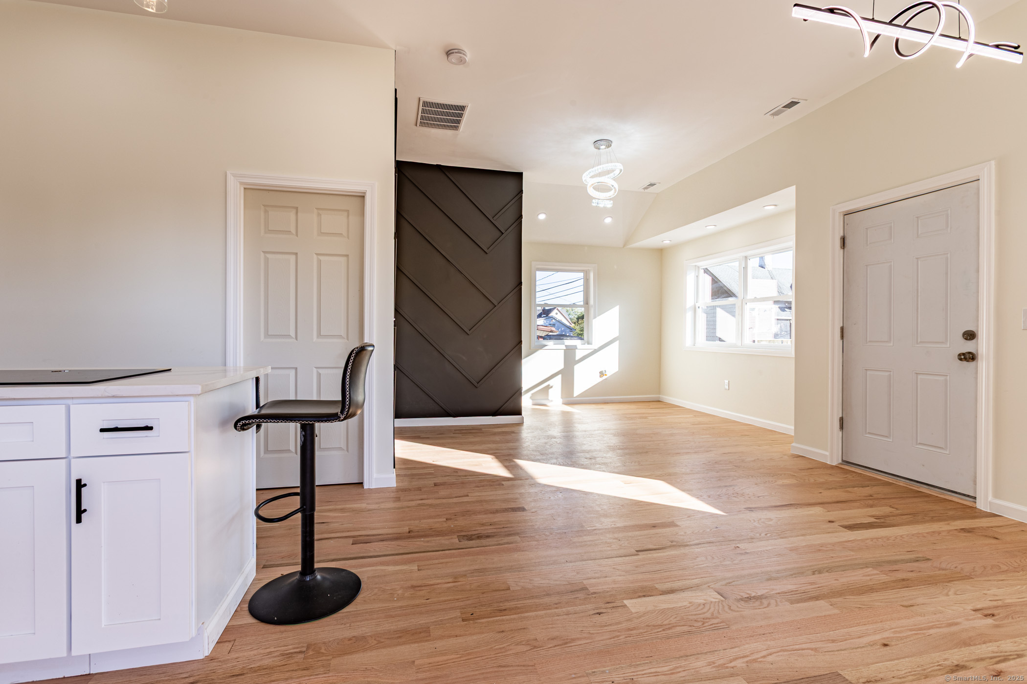 89 High Street Waterbury, CT 06704 - Photo 7 of 31