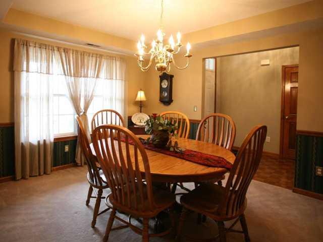 8330 Tobermory Road Indianapolis, IN 46236 - Photo 3 of 18 Gallery Image 3