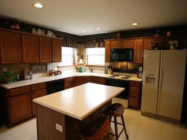8330 Tobermory Road Indianapolis, IN 46236 - Photo 4 of 18 Gallery Image 4