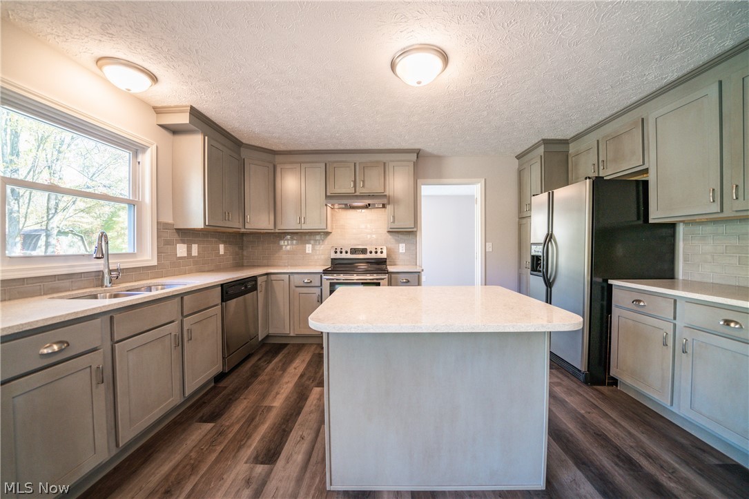 44710 Stang Road Elyria, OH 44035 - Photo 11 of 31 Gallery Image 11