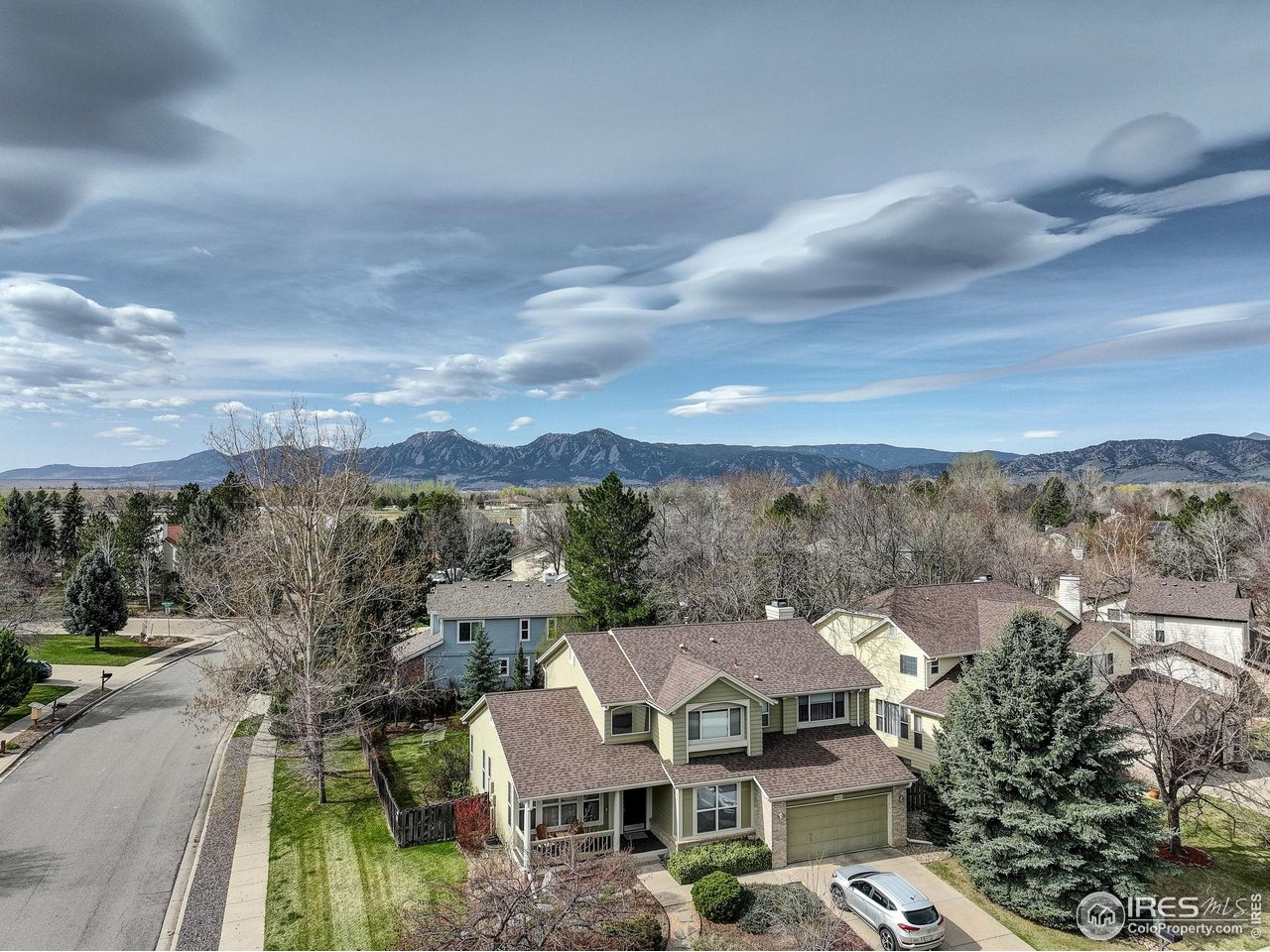 4462 Wellington Road Boulder, CO 80301 - Photo 6 of 37 a view of a city from a balcony