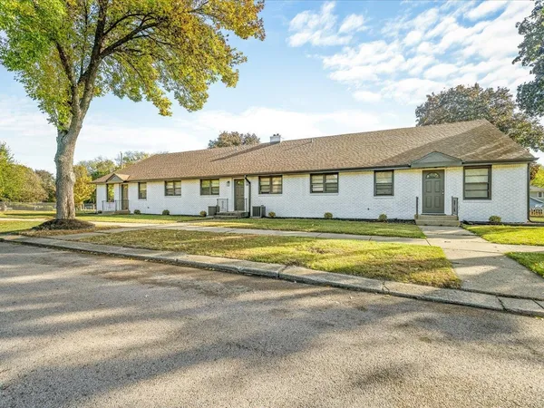 $465,000 | 820 Cottage Grove Avenue, Rockford, IL 61103