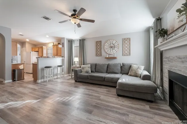 $1,700 | 6719 Dragon Creek, San Antonio, TX 78242