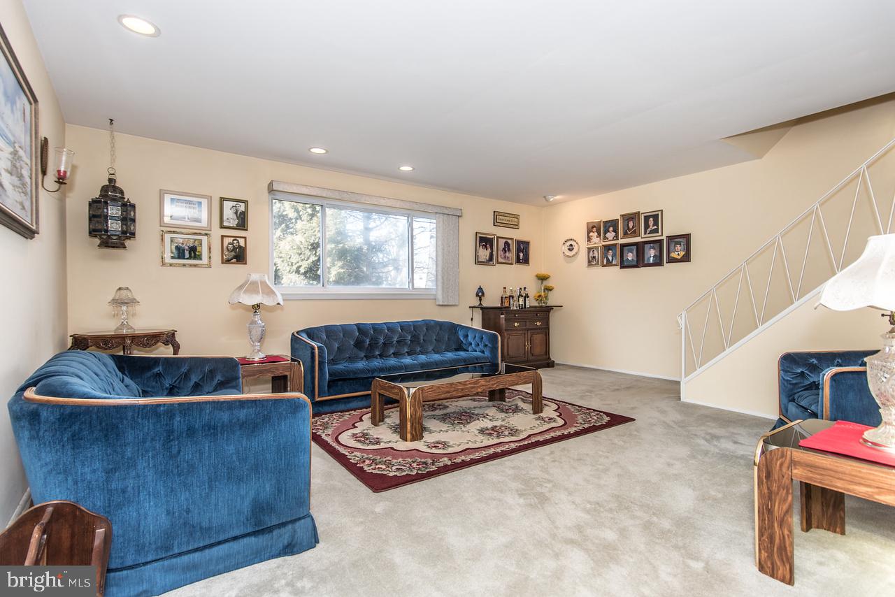 8414 Bridle Road Philadelphia, PA 19111 - Photo 16 of 48