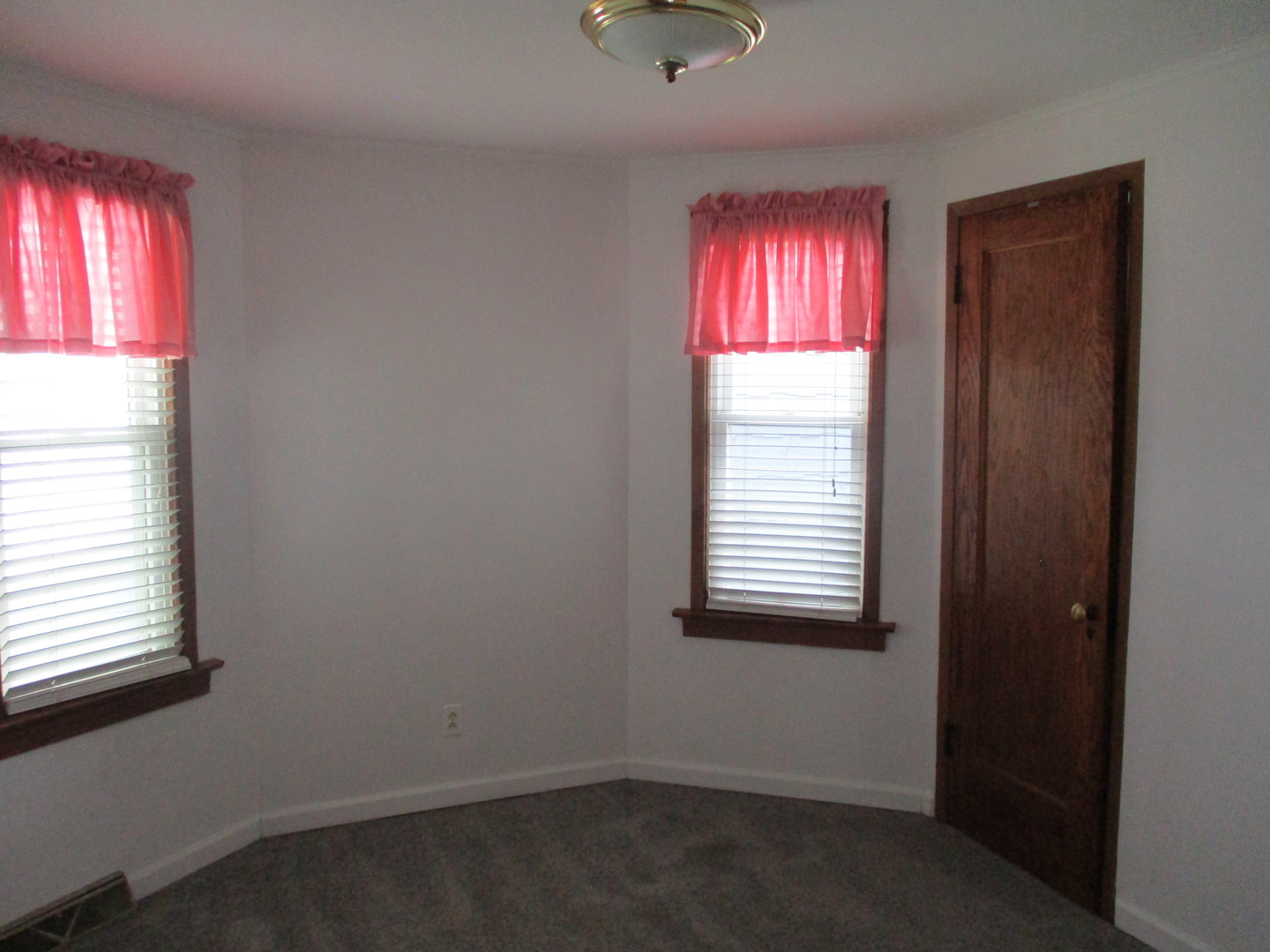 6421 Sinclair Avenue Berwyn, IL 60402 - Photo 11 of 20 Gallery Image 11