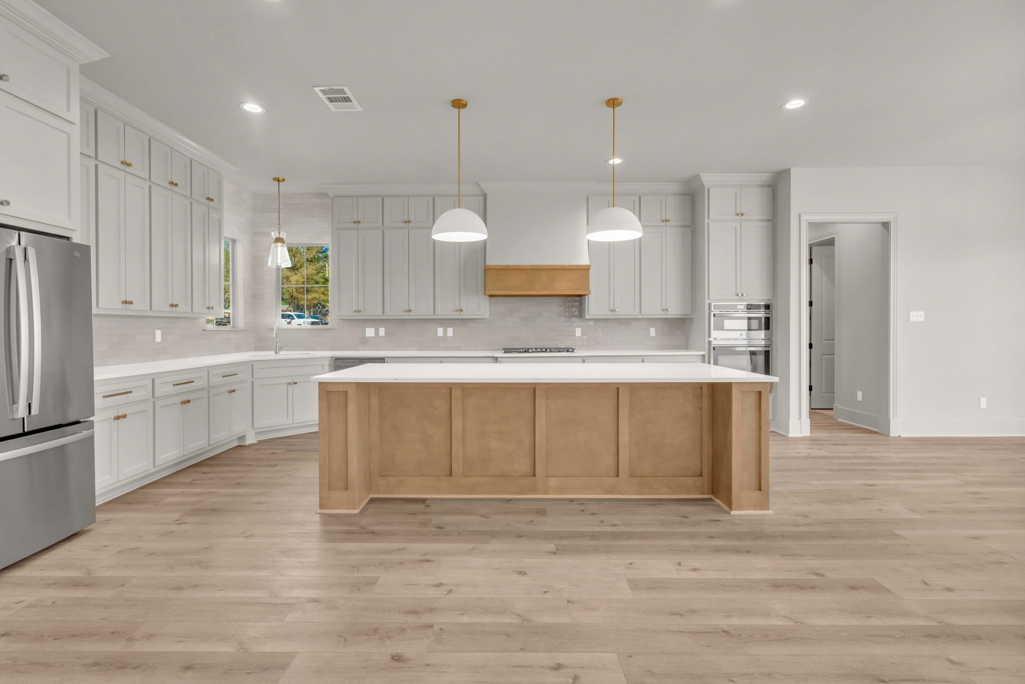 24972 Hopeview Way Montgomery, TX 77356 - Photo 12 of 38 No shortage of storage space in this kitchen!